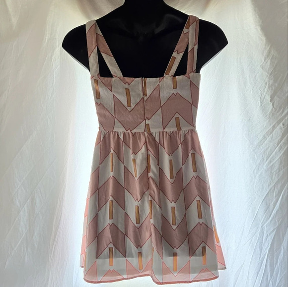 Adorable Modern Sundress EUC 😍 - Picture 6 of 8